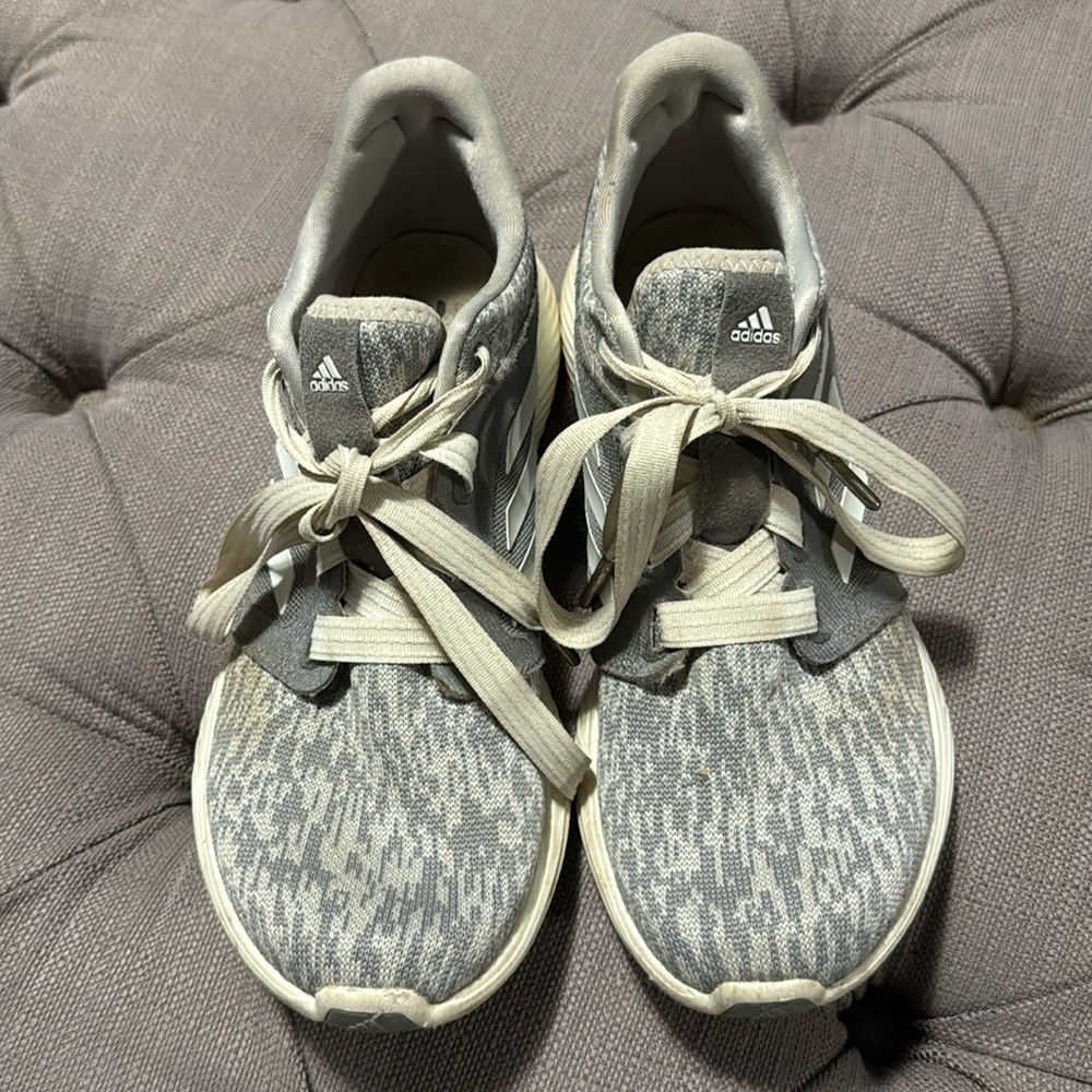 Adidas edge lux bounce women’s runners size 8. Only worn indoors.